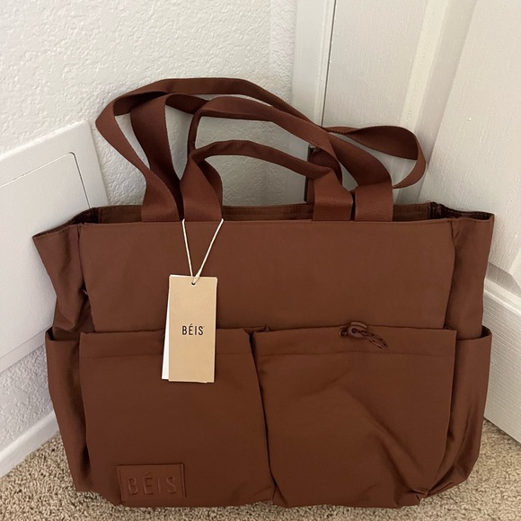 BEIS Handbags - NWT BEIS Sports Carryall Bag in Maple